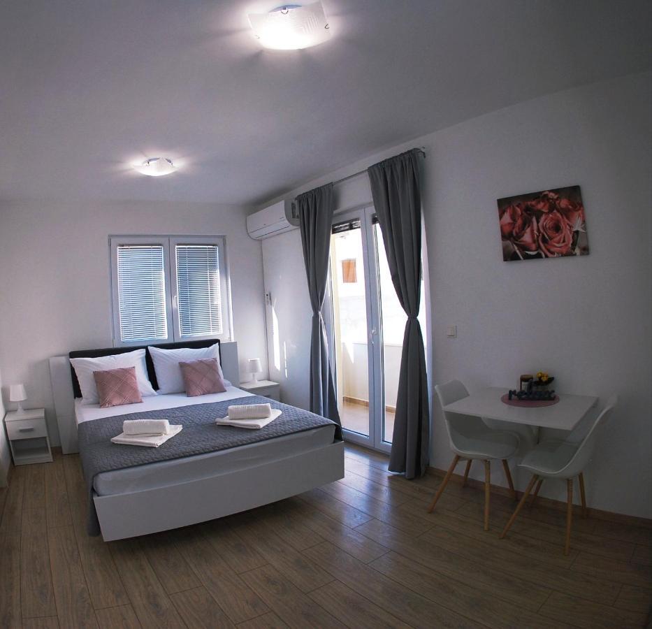 Apartmani Josipa Baška Voda Dış mekan fotoğraf